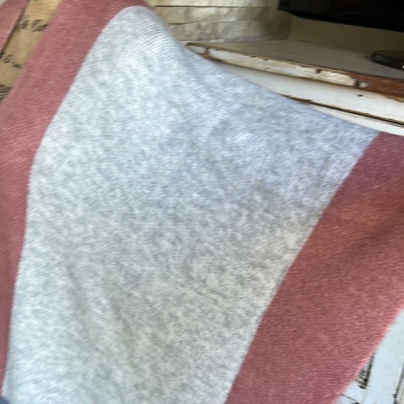 Jodifl geometric pattern gray mauve turquoise open front shawl poncho shrug - Picture 5 of 15